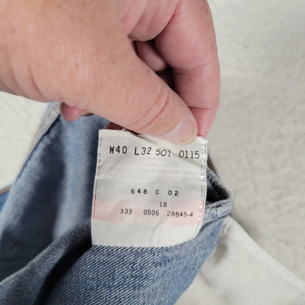 Levi's 501 Original Fit Jeans Mens 40x32 Light Wash Blue Straight Button Fly